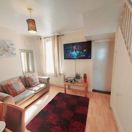 Cedar Villa - Perfect For Longer Stays Chatham  Exterior foto