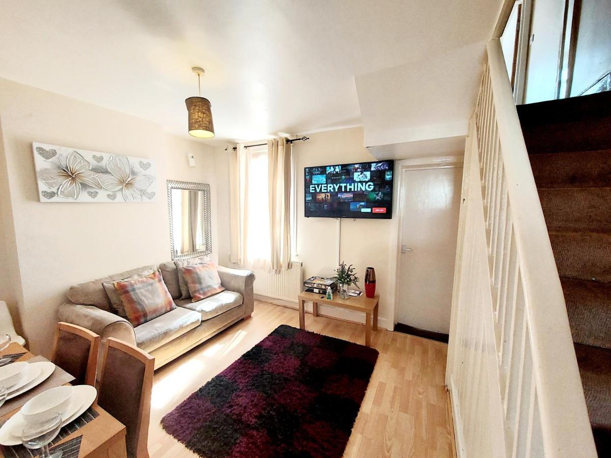Cedar Villa - Perfect For Longer Stays Chatham  Exterior foto
